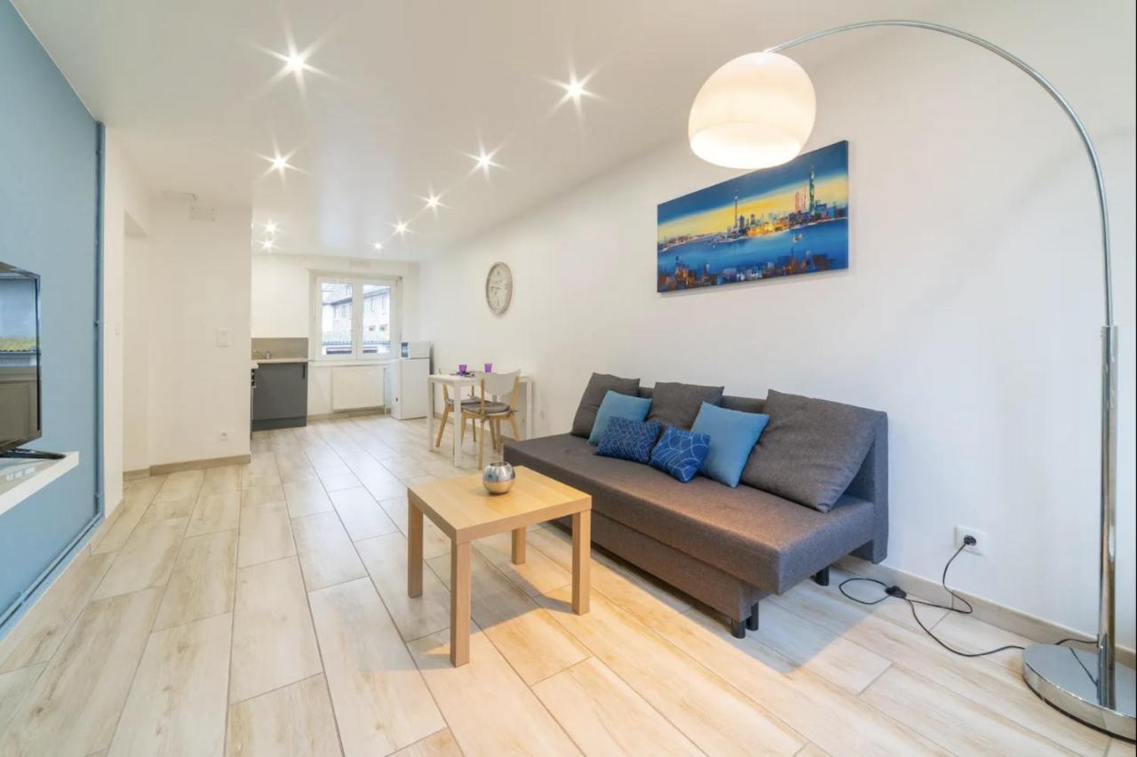 Apartment Just For - Balcon - Parking - Calme- Fibre - Relax